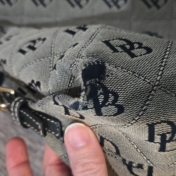 Dooney & Bourke large monogramed hobo bag black & gray canvas - Picture 7 of 10